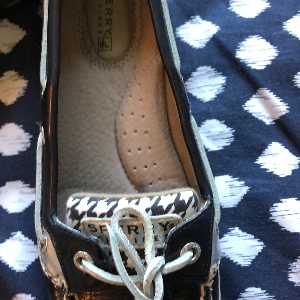 Sperries - Picture 2 of 4
